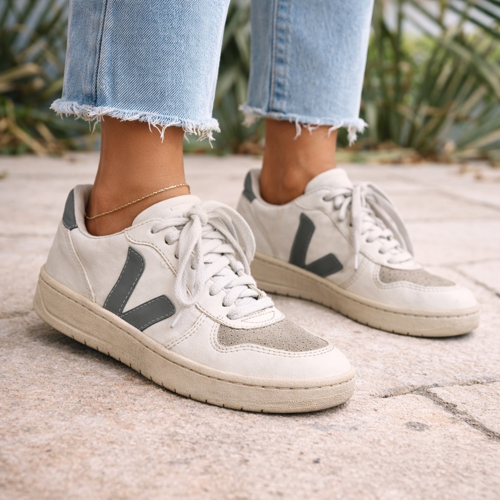VEJA V10  White Oxford Grey SneakersEuro 37 /US 6 Women's Made in Brazil